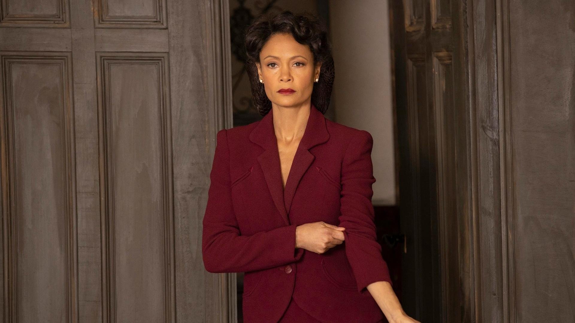 足球双重奏，阿尔瓦雷斯闪耀之夜与尼日利亚青春风暴的平行叙事