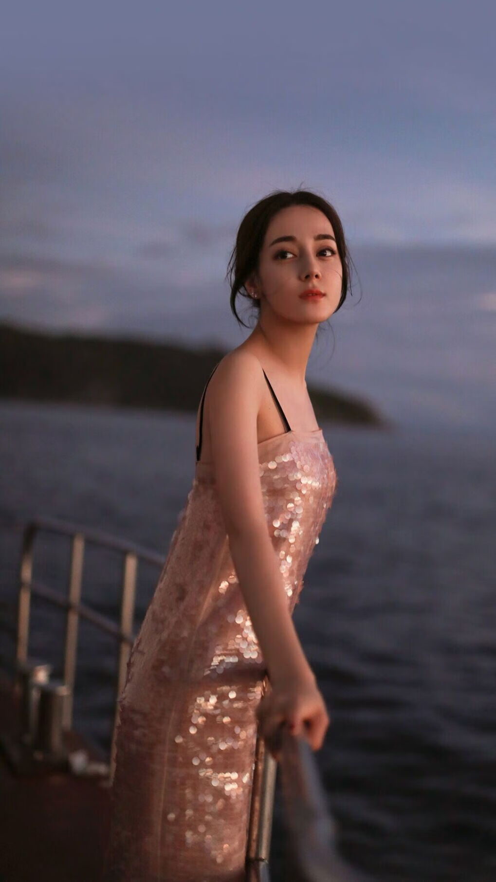 唯一锋刃，莱万制胜一击与黄色潜水艇的阿尔及利亚谜题