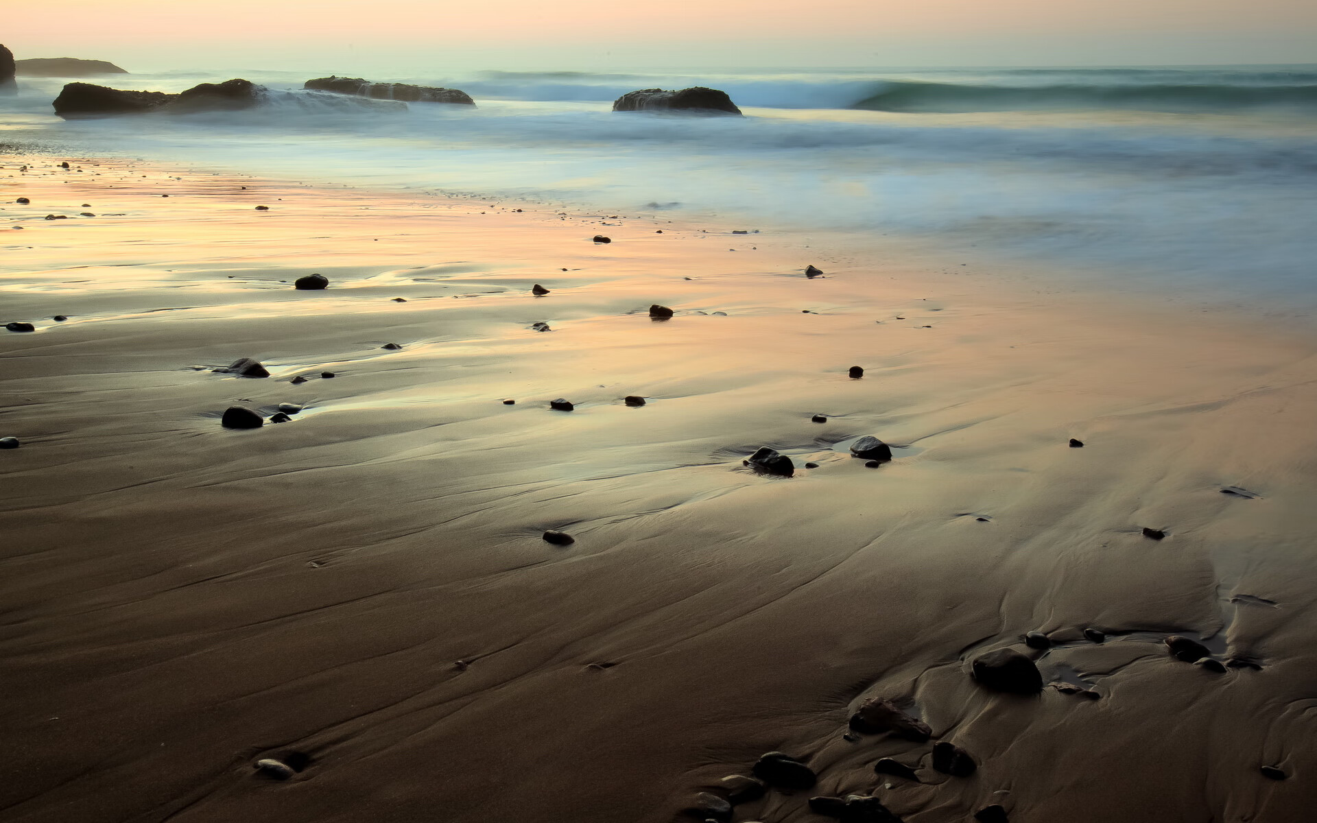 足球的双重奏，贝林厄姆统治全场的个人魔力与突尼斯节奏掌控安哥拉的团队智慧